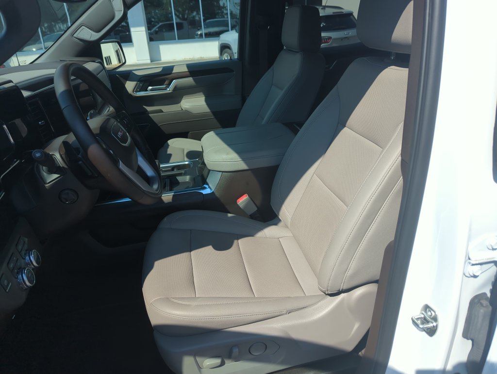 Used 2025 White GMC SLT image 11