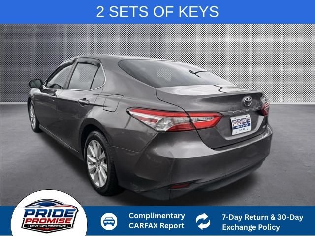 Used 2018 Gray Toyota LE image 5