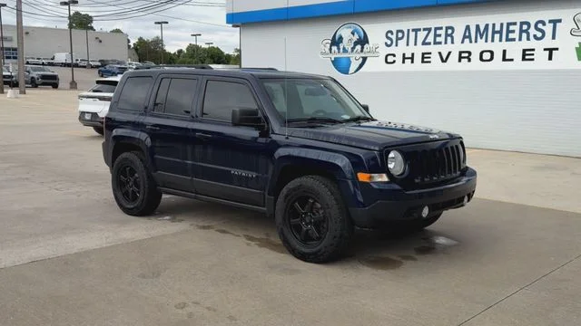 Used 2016 Blue Jeep Sport image 3