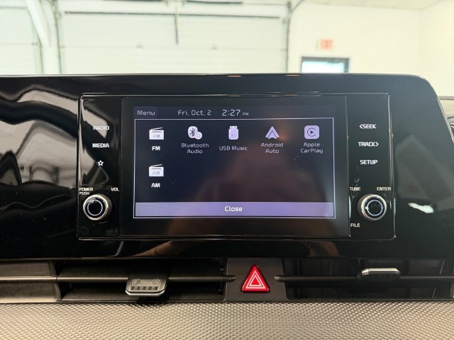 Used 2023 White Kia LX image 19