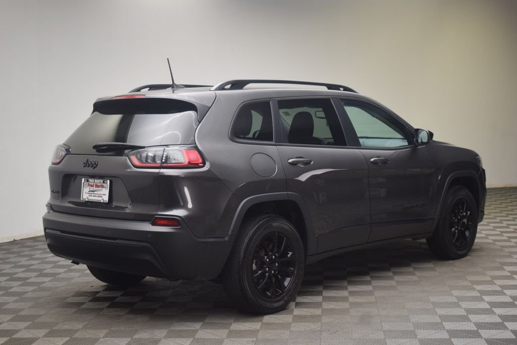 Used 2023 Gray Jeep Altitude image 5