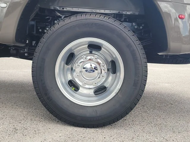 New 2026 Gray Ford Platinum image 8