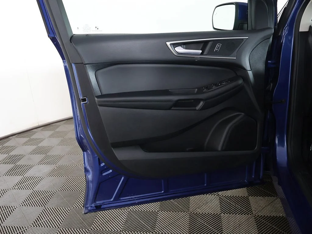 Used 2024 Blue Ford SEL image 19