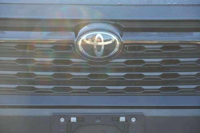 Used 2024  Toyota XLE image 6