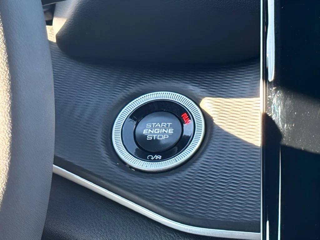 Used 2025 Silver Jeep Altitude image 18