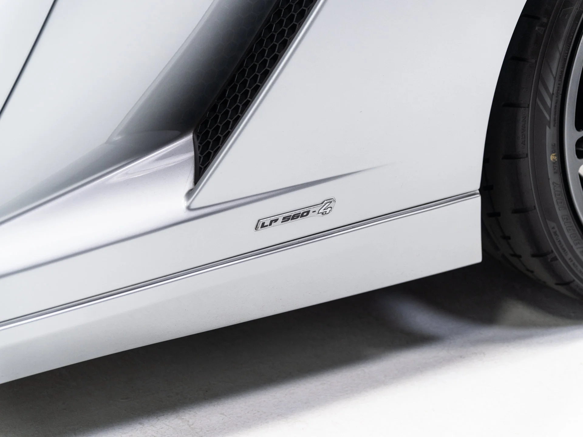 Used 2011 Grigio Thalasso Metallic Lamborghini LP560-4 image 35