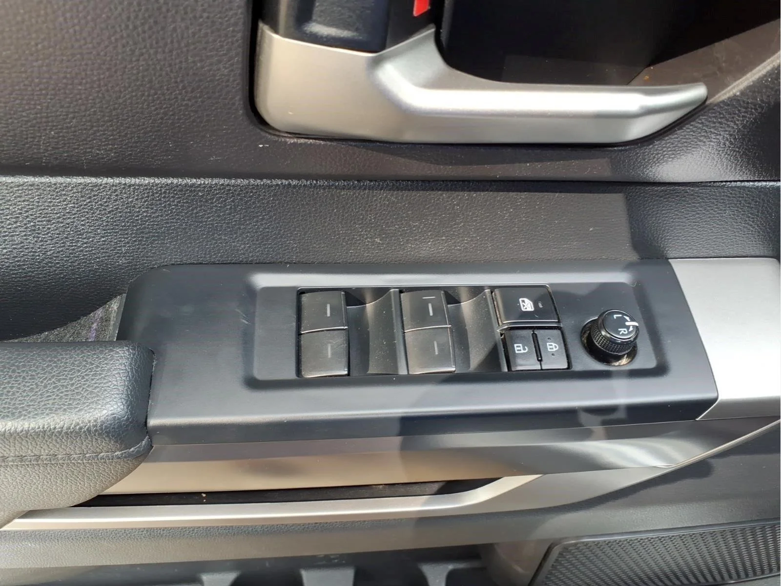 Used 2023 Silver Toyota SR5 image 18