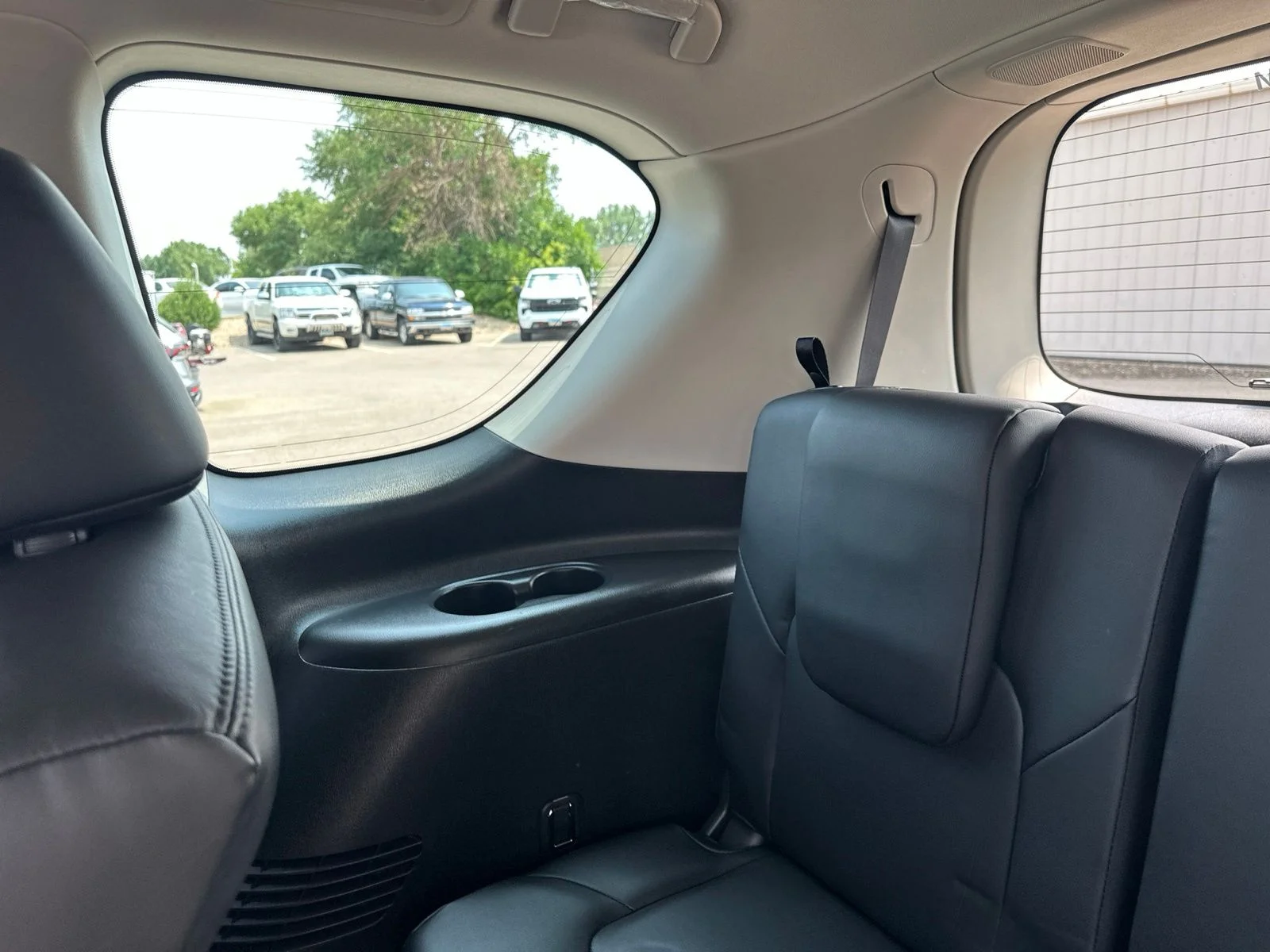 Used 2023 Blue Nissan SL image 29