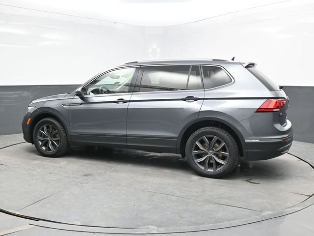 Used 2022 Gray Volkswagen 2.0T SE image 4