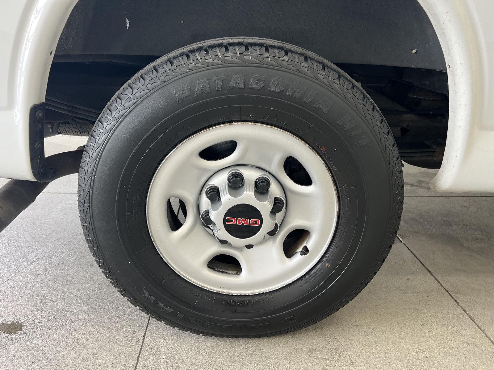 Used 2018 Summit White GMC Work Van image 9