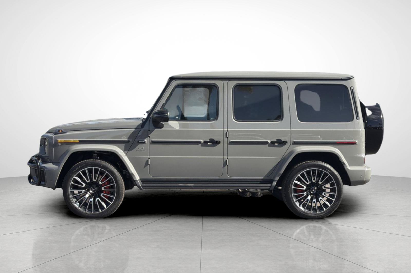 New 2027 MANUFAKTUR Arabian Grey Non- Metallic Mercedes-Benz G 63 AMG® image 31
