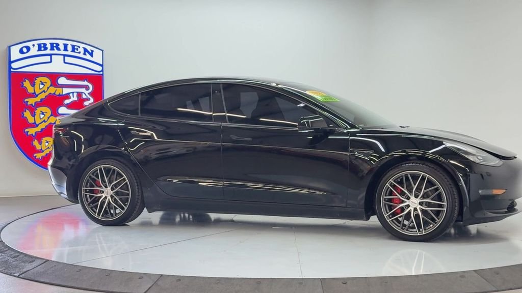 Used 2018  Tesla Long Range image 3