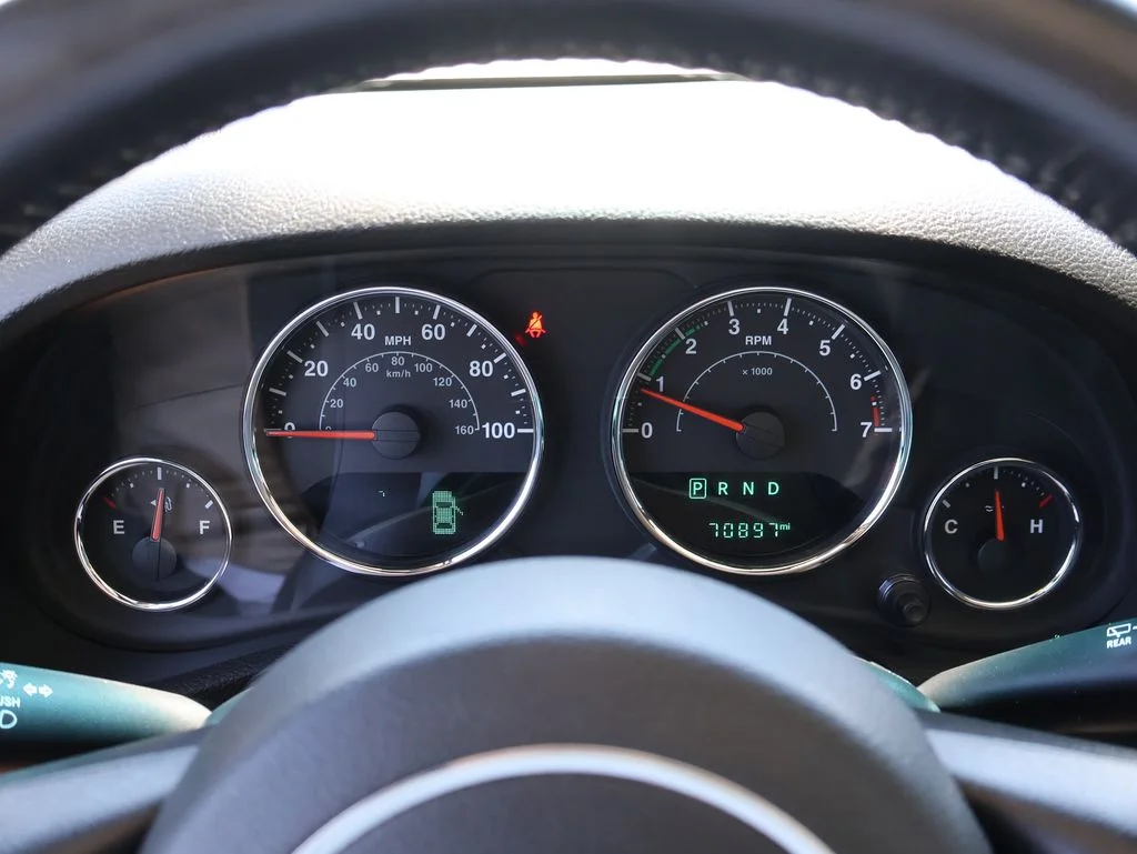 Used 2017 White Jeep Sport image 25