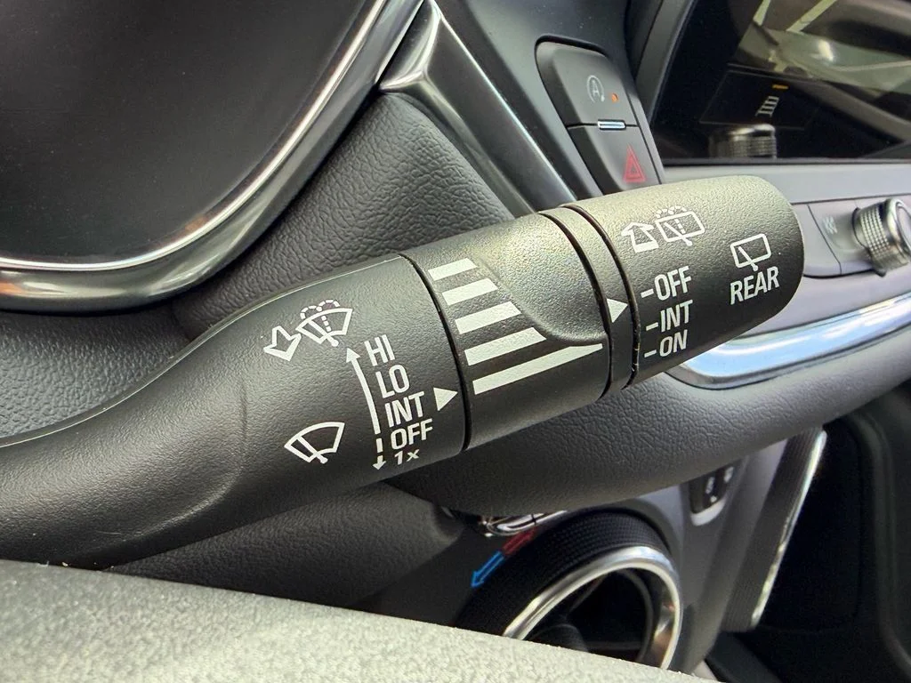 Used 2023 White Chevrolet LT image 33