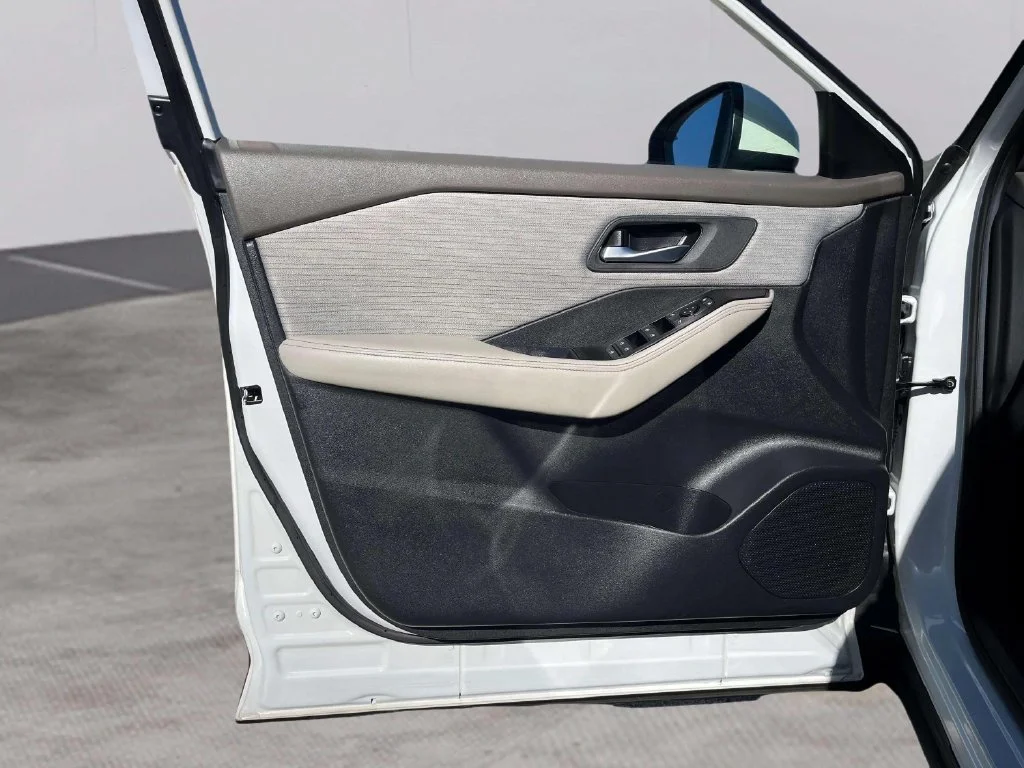 Used 2023 Pearl White Tricoat Nissan SV image 20