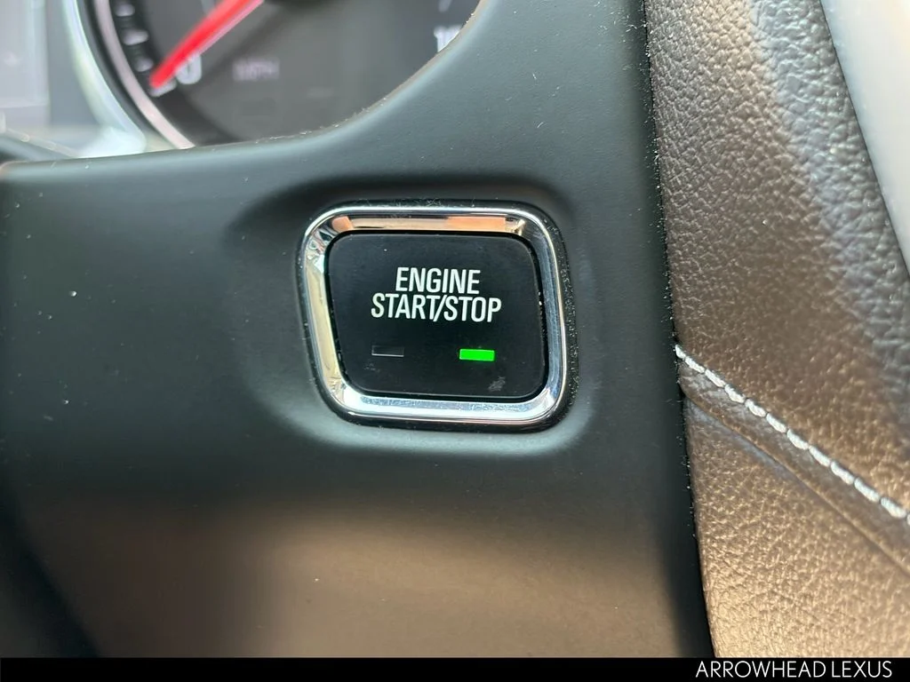 Used 2018 White GMC SLT-2 image 29