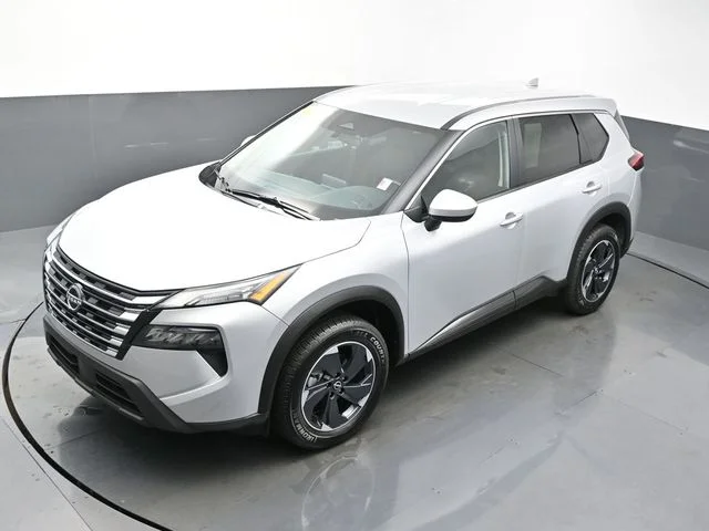 Used 2025 Silver Nissan SV image 41
