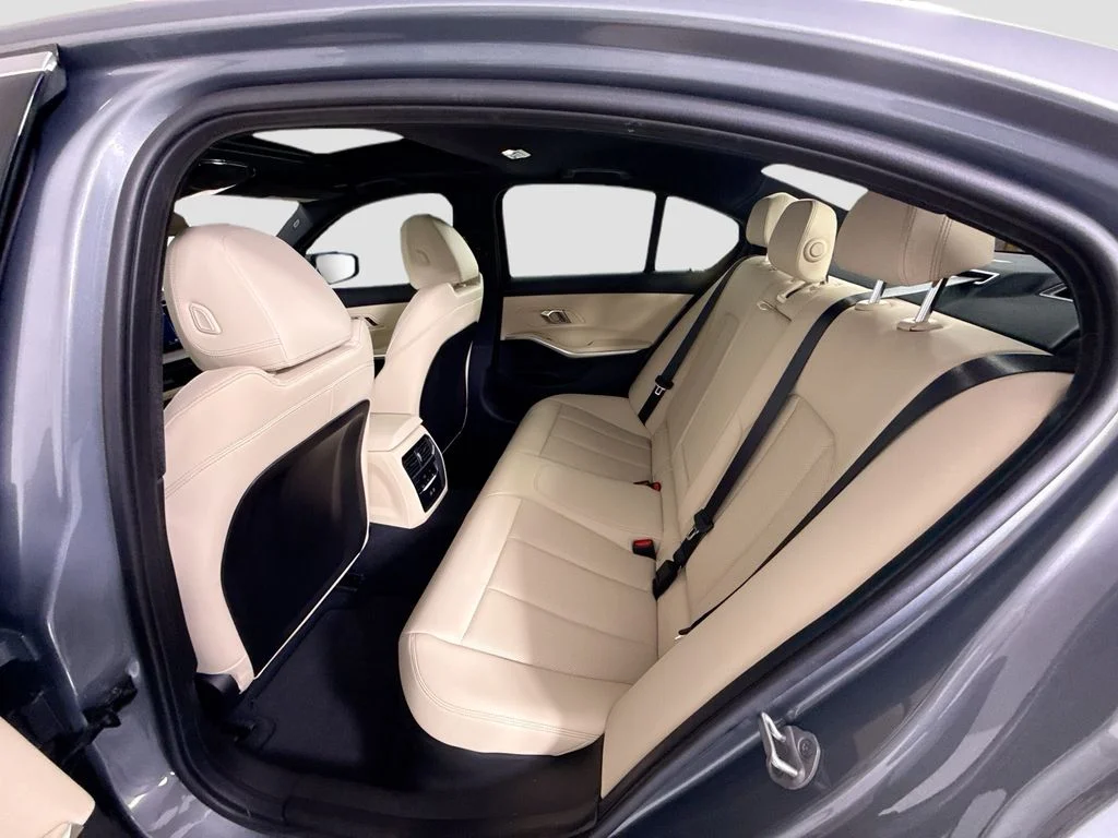 2025 BMW 3 Series 330i - Photo 22