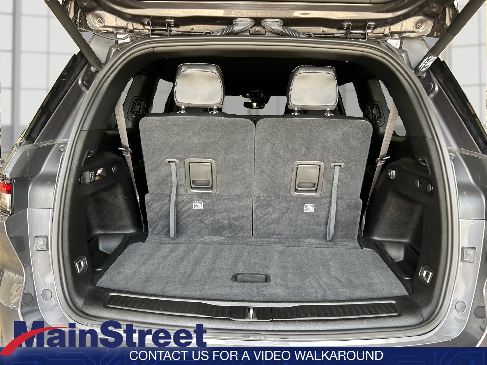 Used 2024 Baltic Gray Metallic Clearcoat Jeep Altitude image 12