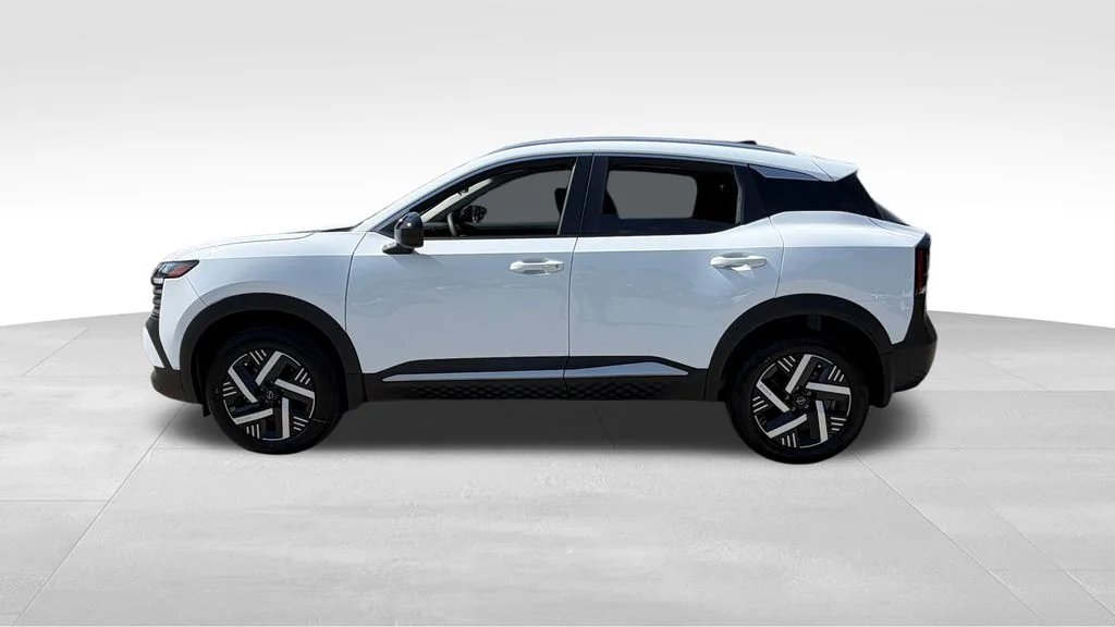 New 2026 Aspen White TriCoat / Super Black Two-tone Nissan SV image 4