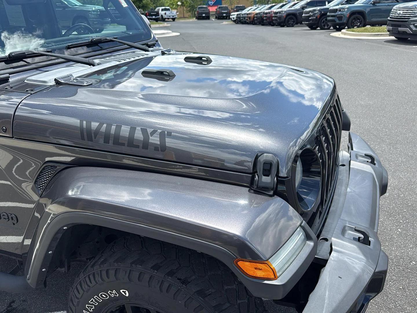 Used 2022  JEEP SPORT image 29