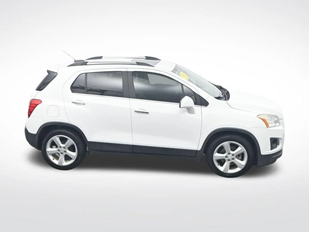 Used 2016 Summit White Chevrolet LTZ image 32