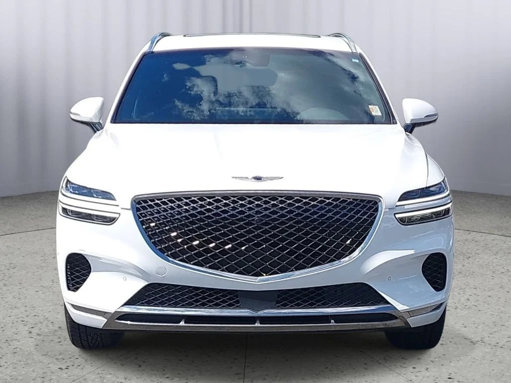 Used 2022 White Genesis 2.5T image 8