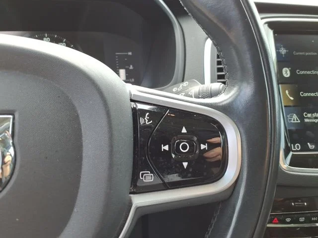 Used 2019 Black Volvo T5 Momentum image 25
