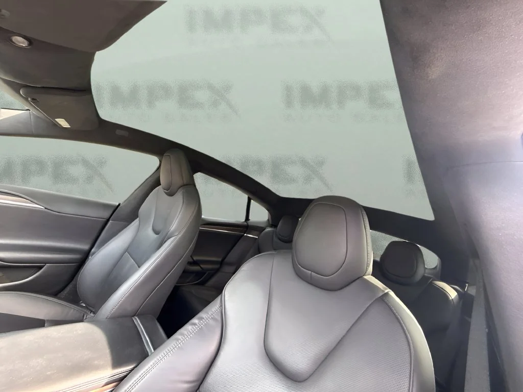 Used 2023 White Tesla Base image 10
