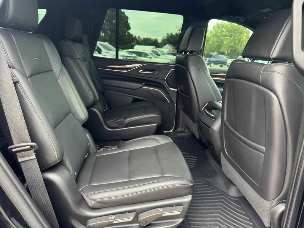 Used 2021 Black Raven Cadillac Luxury image 18