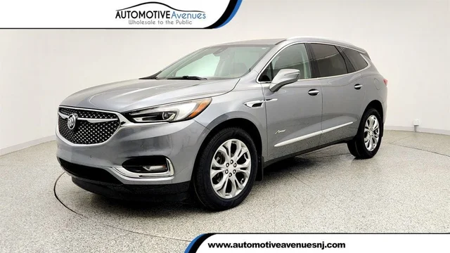 2019 Buick Enclave 4dr Avenir w/ Illuminated Door Sills