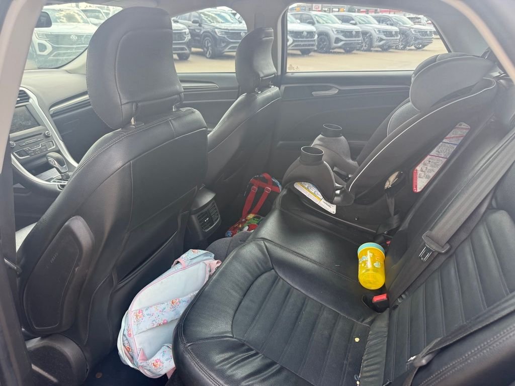 Used 2016 Black Ford SE image 11