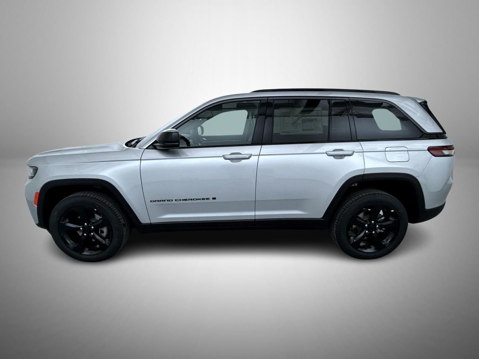 New 2026 Silver Zynith Exterior Paint Jeep Limited image 8