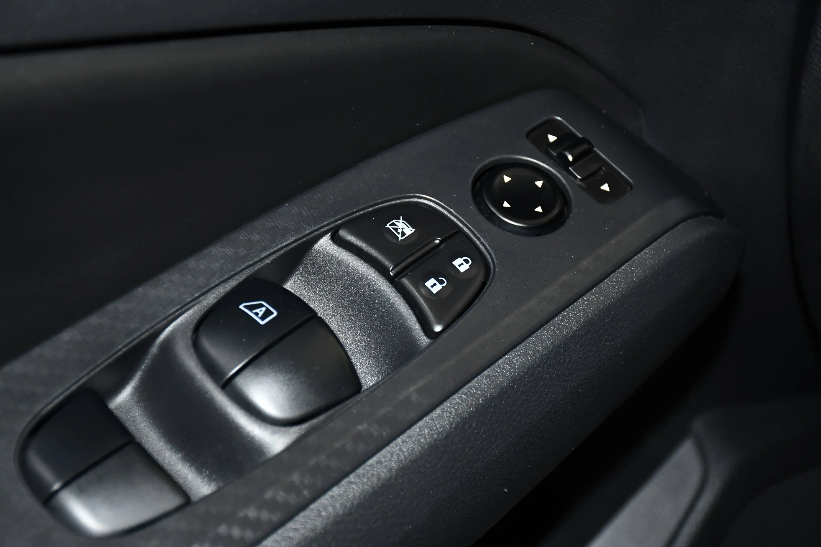 Used 2024 Gun Metallic Nissan 2.5 SV image 33