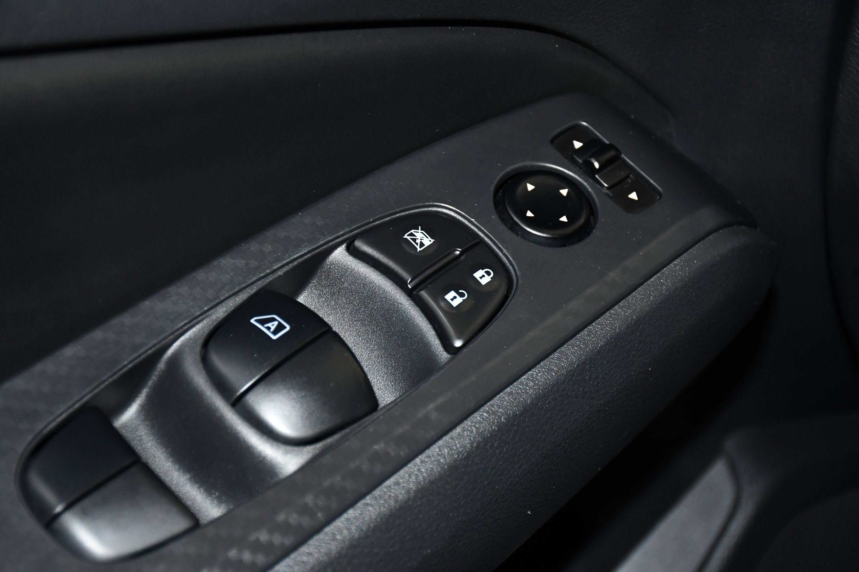 Used 2024 Gun Metallic Nissan 2.5 SV image 33