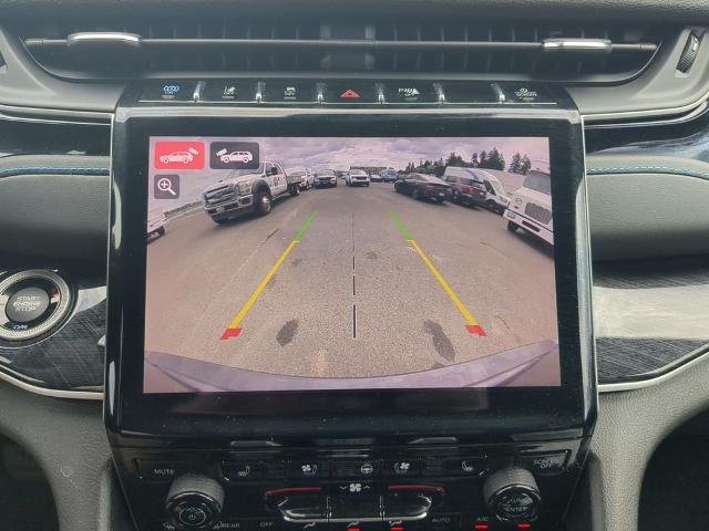 Used 2023 Metallic Jeep  image 27