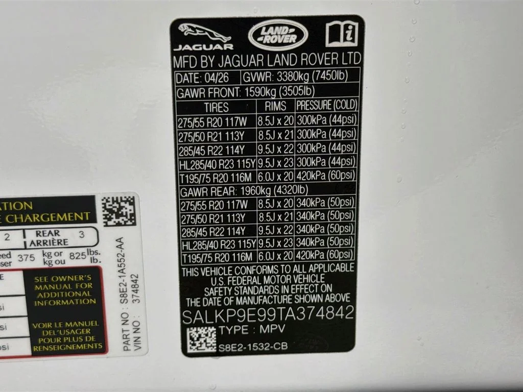 New 2026 Fuji White Land Rover SE image 34