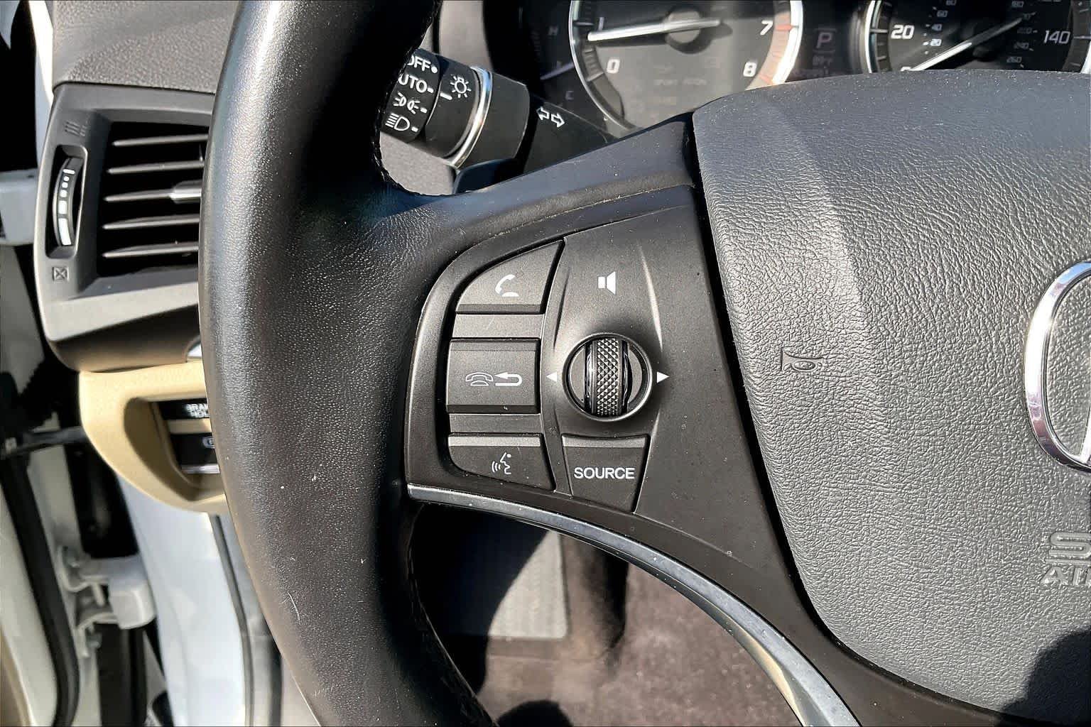 Used 2020 Platinum White Pearl Acura  image 23
