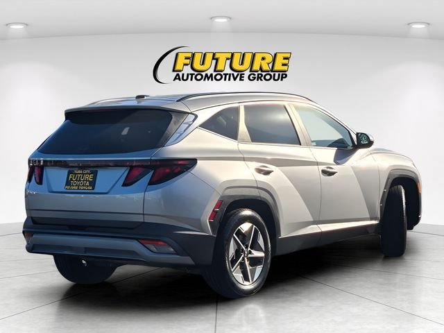 Used 2025 Silver Hyundai SEL image 4