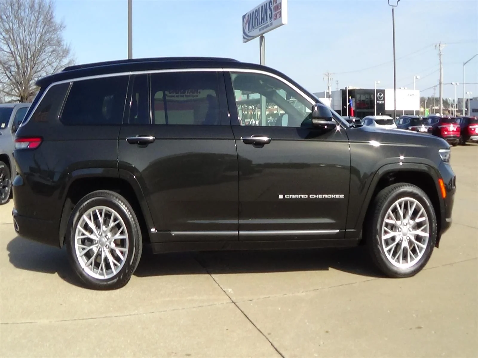 Used 2024 Rocky Mountain Pearl Coat (pfj) Jeep Summit image 5