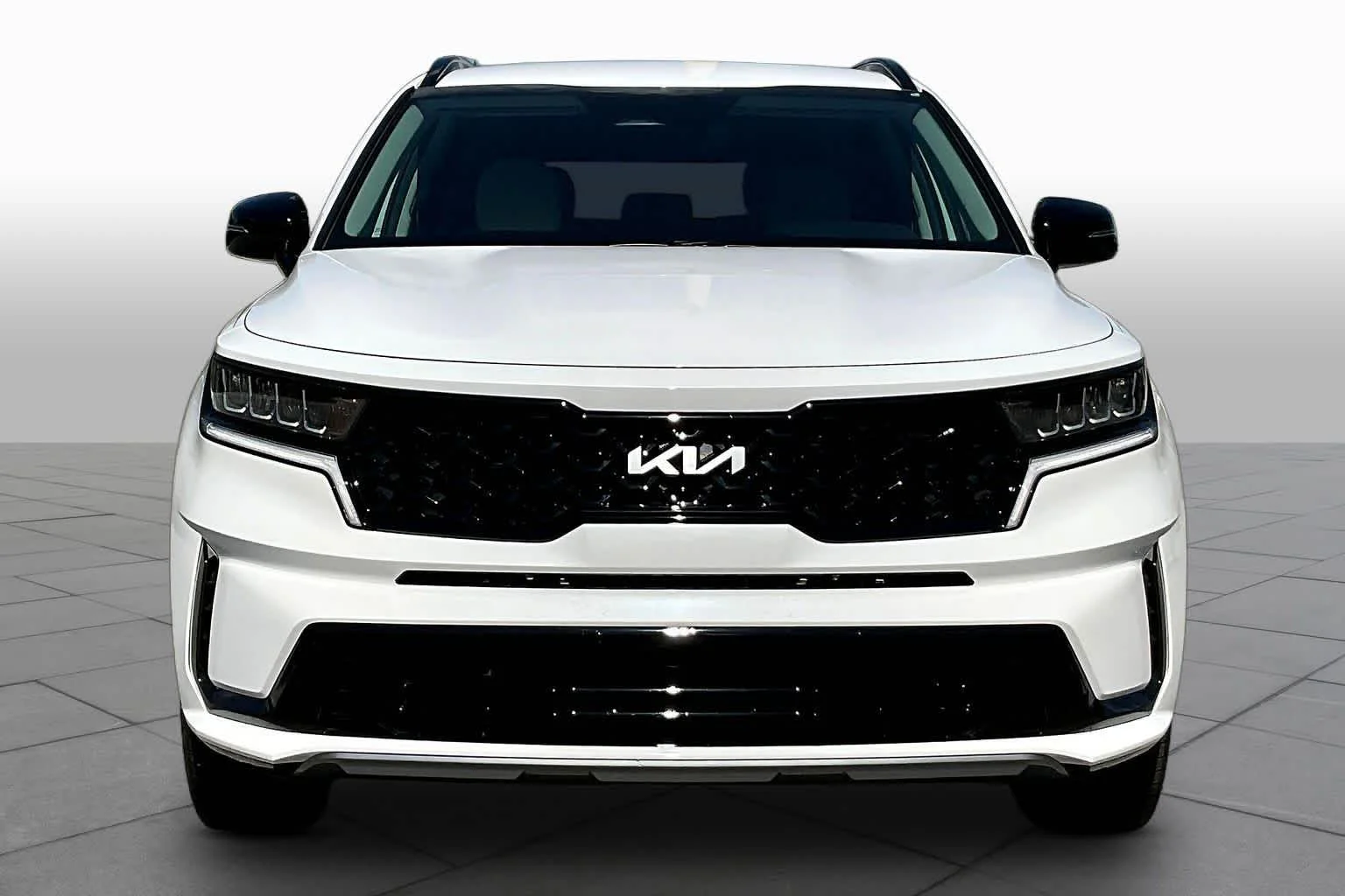 Used 2023 Glacial White Pearl Kia S image 4