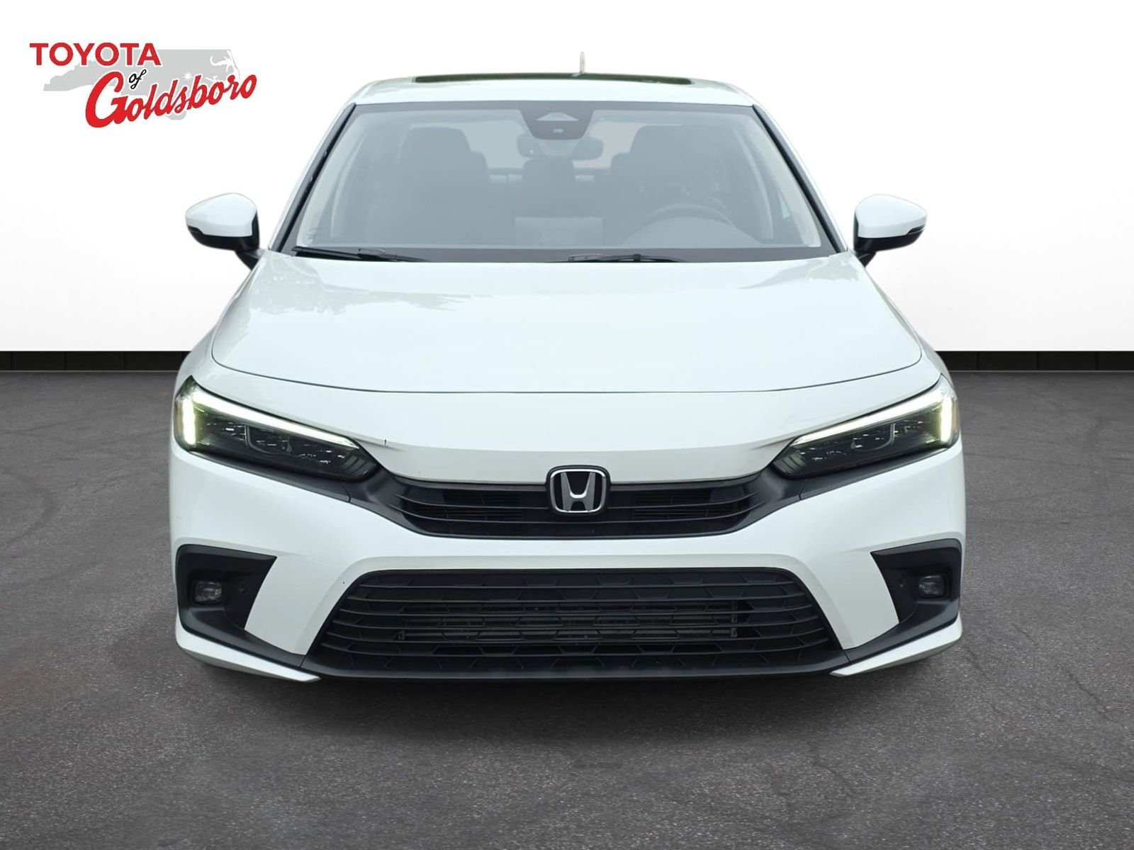 Used 2024  Honda Touring image 2