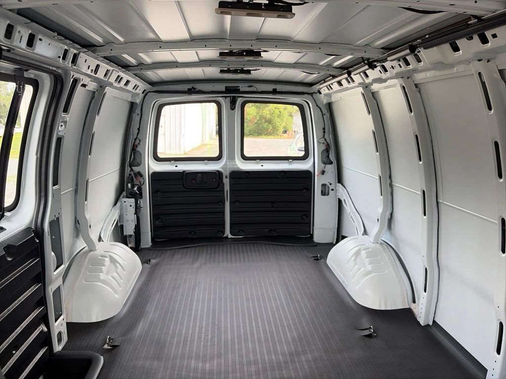 2026 Chevrolet Express Cargo Work Van - Photo 11
