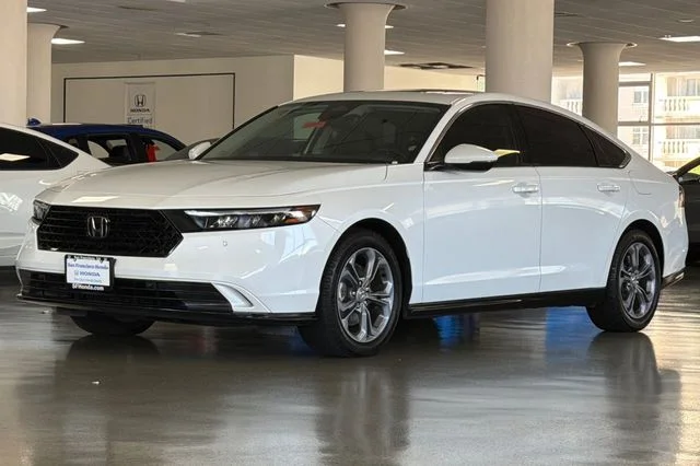 Certified Used 2023 Platinum White Pearl Honda EX-L image 12
