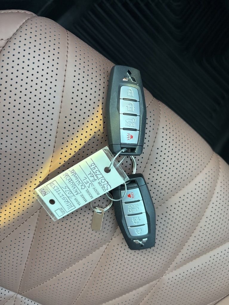 Used 2025  Mitsubishi SEL image 46
