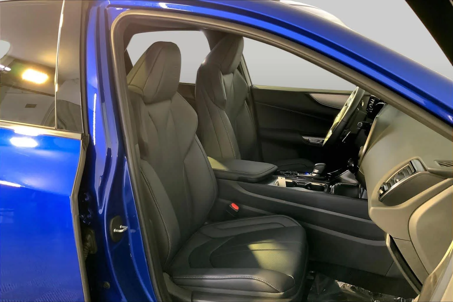 Used 2024 Ultrasonic Blue Mica 2.0 Lexus F SPORT Handling image 8