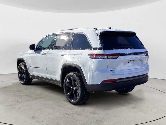 New 2026 Bright White Clearcoat Jeep LIMITED 4X4 image 3