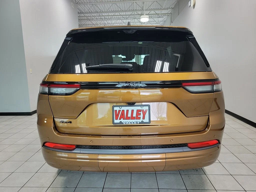 New 2026 Copper Shino Metallic Clear-Coat Exterior Paint Jeep Limited Reserve image 6