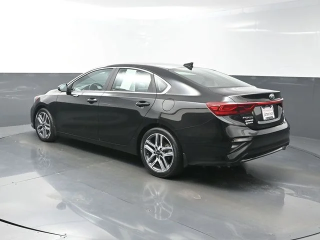 Used 2021 Black Kia EX image 5