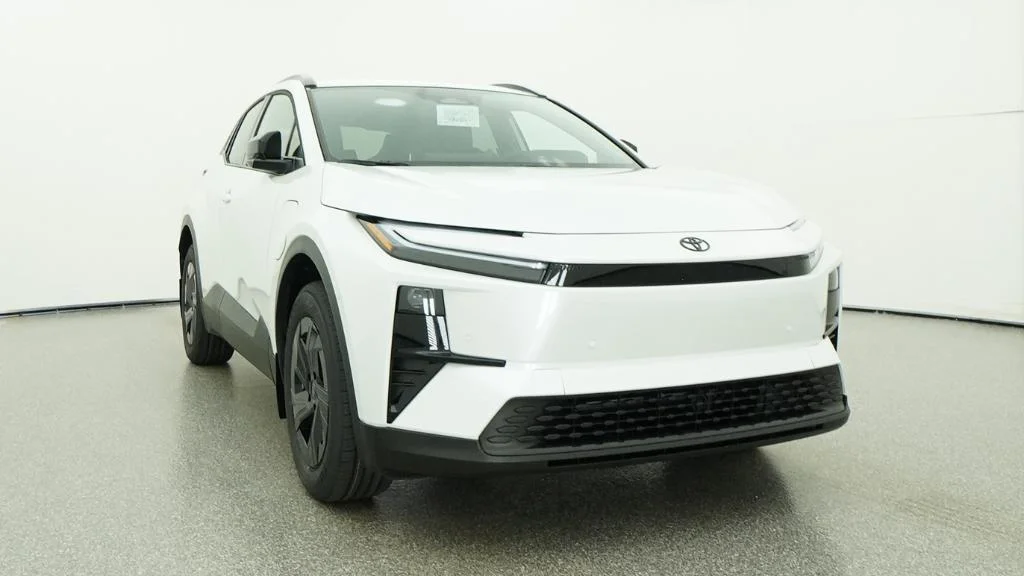 New 2026 Wind Chill Pearl Toyota SE image 27